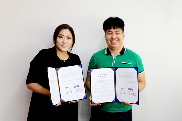 (사진설명 : 사진 왼쪽부터 주식회사 락킨코리아 이화신 대표, 사단법인 SNS문화진흥원 이창민 이사장)