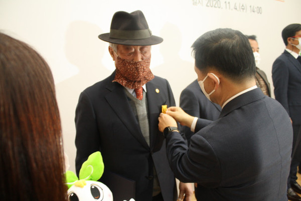 행사에서는 출소자 지원에 힘쓴 오흥배 법무보호위원이 목련장을 받는 등 자원봉사자들을 격려하는 시간이 마련됐다