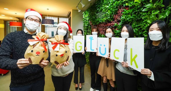 글뤽 론칭_직원