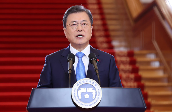 문재인 대통령이 11일 오전 청와대 본관에서 2021년 국정운영 구상과 방향을 국민들께 제시하는 신년사를 발표하고 있다. 2021.01.11 / 사진=[뉴시스]
