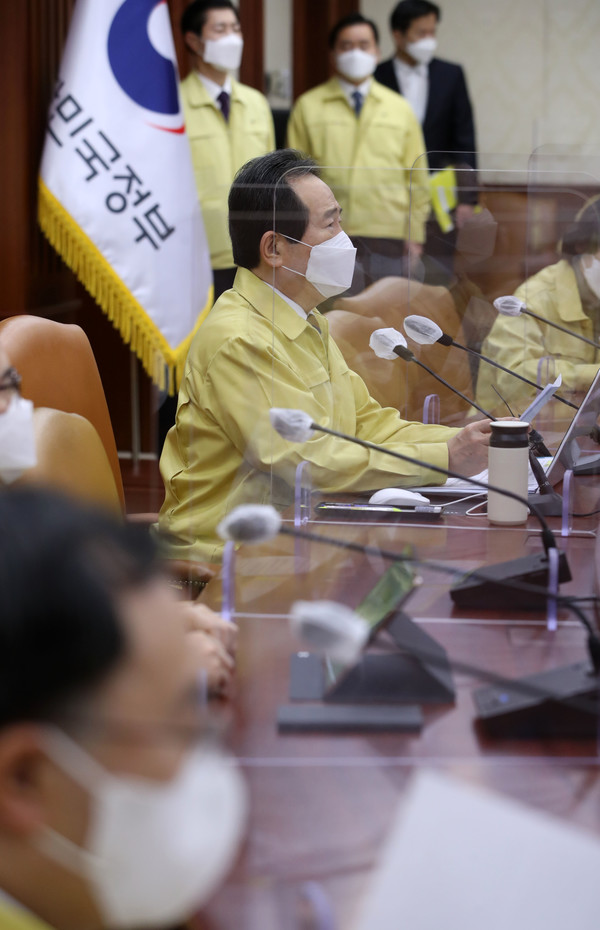 정세균 국무총리가 1일 오전 서울 종로구 정부서울청사에서 열린 코로나19 대응 중대본회의에서 발언을 하고 있다. 2021.02.01 / 사진=[뉴시스]