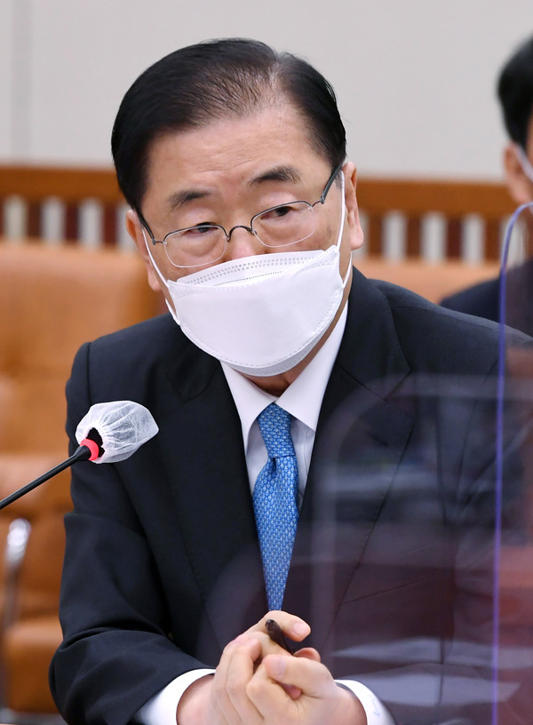 정의용 외교부 장관 후보자가 5일 오전 서울 여의도 국회 외교통일위원회에서 열린 인사청문회에서 질의에 답변하고 있다.2021.02.05 / 사진=[공동취재사진]