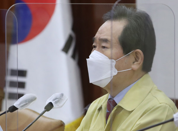 정세균 국무총리가 2일 오전 서울 종로구 정부서울청사에서 열린 코로나19 중앙재난안전대책본부(중대본) 회의에 참석해 발언하고 있다. 2021.03.02 / 사진=[뉴시스]