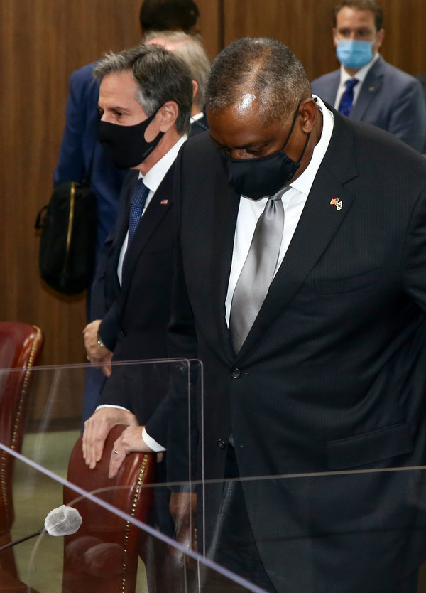 미국 토니 블링컨(왼쪽) 국무장관과 로이드 오스틴 국방장관이 18일 서울 종로구 외교부 청사에서 열린 한·미 외교·국방 장관 회의(2+2회의)에 참석하고 있다. 2021.03.18 / 사진=[공동취재사진단]