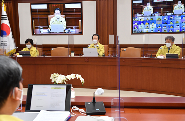 정세균 국무총리가 31일 정부서울청사에서 열린 코로나19 중대본 회의에서 발언하고 있다.