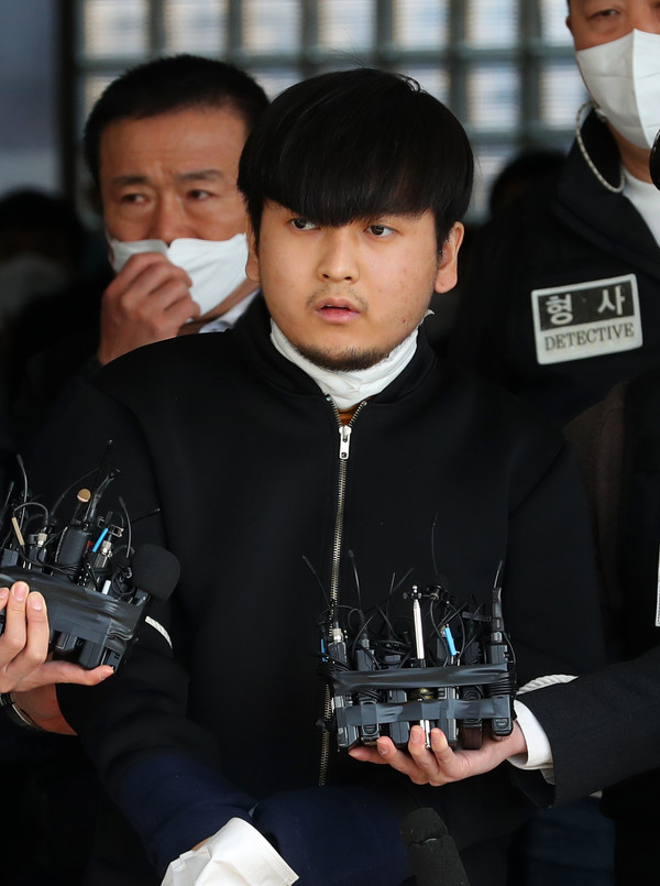 노원 세모녀 살인사건 피의자 김태현이 9일 오전 서울 도봉구 도봉경찰서에서 검찰 송치 전 취재진의 질문에 답하고 있다. 2021.04.09 / 사진=[뉴시스]