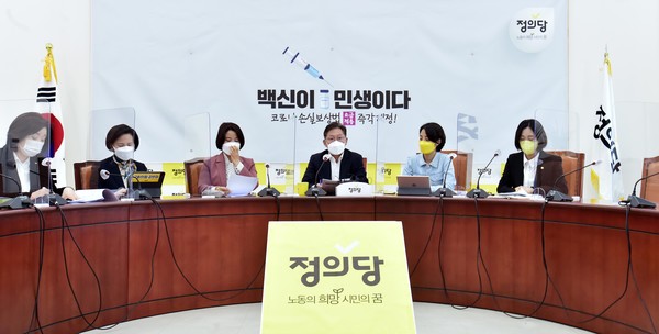 배진교 정의당 원내대표가 11일 서울 여의도 국회에서 열린 정의당 의원총회에서 발언하고 있다.2021.05.11 / 사진=[공동취재사진]