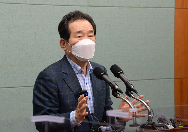 4박 5일간의 전북일정을 마친 정세균 전 국무총리가 16일 전북 전주시 전북도의회 브리핑룸에서 기자간담회를 열고 질의에 답변하고 있다. 2021.05.16 / 사진=[뉴시스]