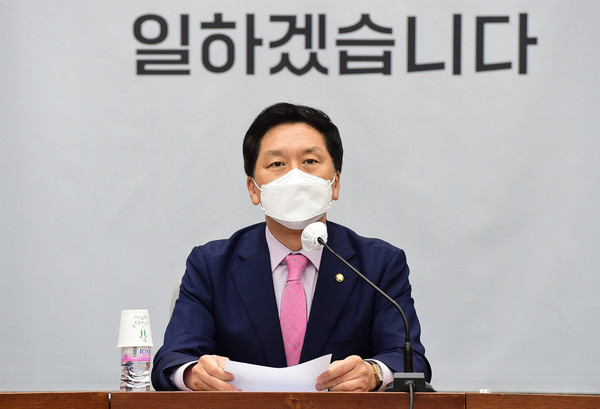 김기현 국민의힘 대표 권한대행 겸 원내대표가 25일 서울 여의도 국회에서 열린 원내대책회의에서 발언을 하고 있다.2021.05.25 / 사진=[공동취재사진]