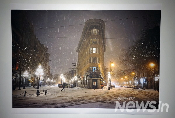 '세상보기' 이봉희 작가 작품(사진=정경호 기자)