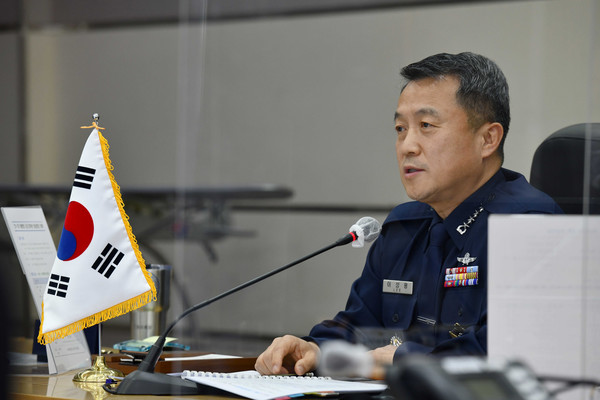 이성용 공군참모총장이 11일 '태평양 공군지휘관 화상회의'에서 우주를 포함한 전 영역에서의 작전 수행능력 확보와 공군 역할변화의 필요성에 대해 발언하고 있다. 2021.03.11 / 사진=[공군 제공]