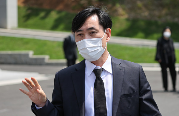 하태경 국민의힘 의원이 6일 선임의 성폭력과 공군 내부의 회유 시도를 견디다 스스로 목숨을 끊은 故 이 중사의 분향소가 마련된 경기도 성남 국군수도병원 장례식장을 나서고 있다.2021.06.15 / 사진=[공동취재사진]