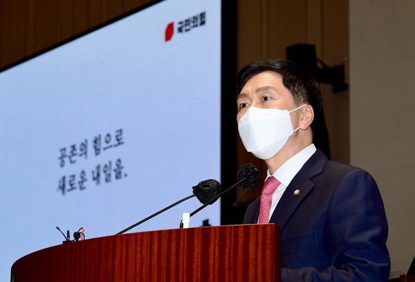 김기현 국민의힘 원내대표가 17일 오전 서울 여의도 국회에서 열린 국민의힘 긴급의총에 참석해 발언하고 있다.2021.06.17 / 사진=[공동취재사진]