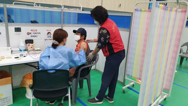 경상남도 창원시 코로나19 예방접종센터 현장 지원 자원봉사활동