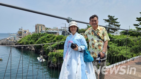 여행을 할때마다 한복을 입고 국내, 해외 여행 컨셉에 맞게 차려입고 떠난다는 신희정, 한유수 부부