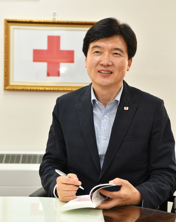 사진: 시인 강원석