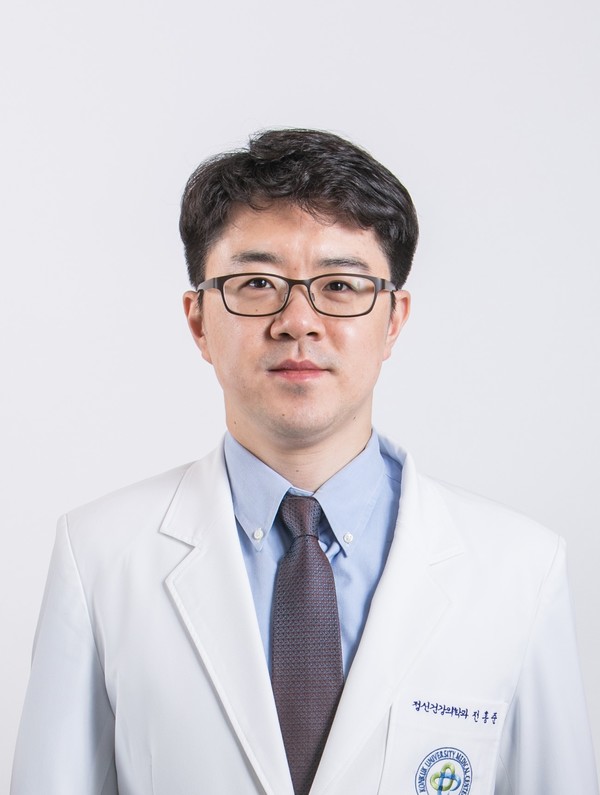 건국대병원 정신겅강의학과 전홍준 교수