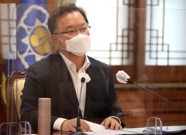 김부겸 국무총리가 7일 서울 종로구 정부서울청사에서 열린 공직기강·부패방지 관계장관회의에 참석해 발언하고 있다. 2021.07.07 / 사진=[뉴시스]