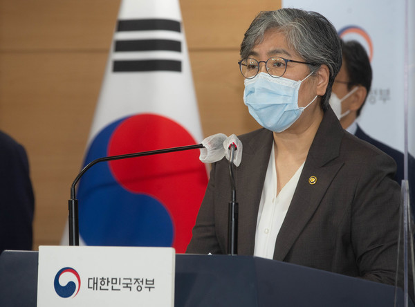 정은경 질병관리청장이 12일 오후 서울 종로구 정부서울청사에서 열린 코로나19 대응 수도권 특별방역점검회의 관련 브리핑을 하고 있다.2021.07.12 / 사진=[공동취재사진]