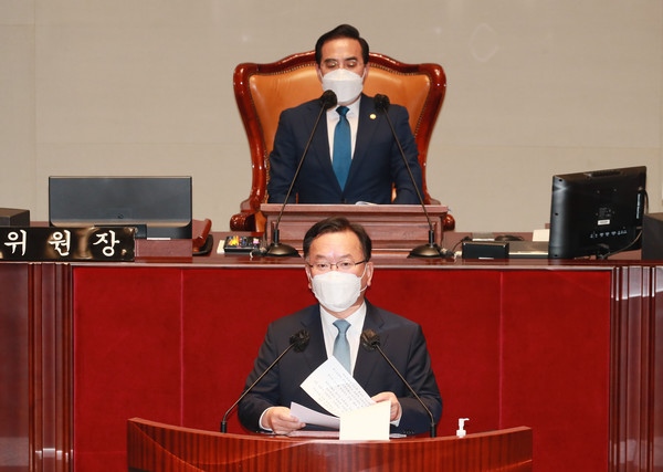 김부겸 국무총리가 14일 서울 여의도 국회에서 열린 예산결산특별위원회 전체회의에서 인사말을 하고 있다.2021.07.14 / 사진=[공동취재사진]