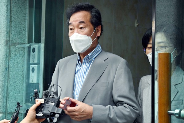 이낙연 더불어민주당 전 대표가 19일 서울 마포구 에스프레스토 기업을 방문해 딥페이크 피해 근절을 위한 대담을 마치고 질문에 답변하고 있다. 2021.07.19 / 사진=[국회사진기자단]