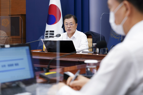 문재인 대통령이 26일 청와대에서 열린 수석·보좌관회의에서 발언을 하고 있다.2021.07.26 / 사진=[청와대 제공]