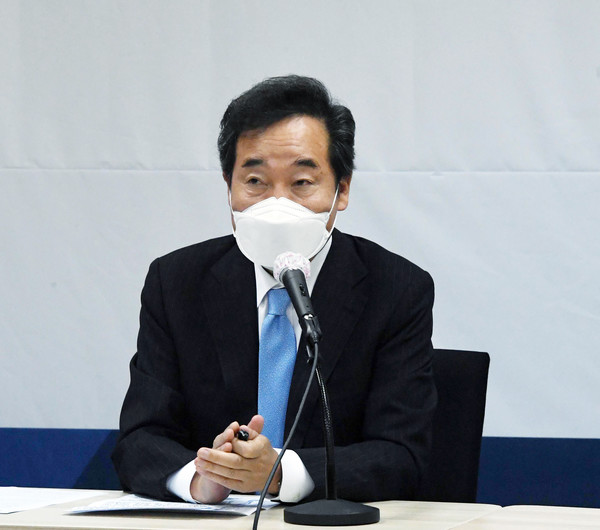 더불어민주당 대선 경선 후보 이낙연 전 대표가 10일 서울 여의도 선거사무실에서 전국민 주치의제도 도입 정책 발표를 하고 있다. 2021.08.10 / 사진=[국회사진기자단]