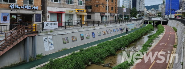 제28회 도봉미술협회 정기전 도봉구 방학천 변에서 오는 14일까지(사진=정경호 기자)