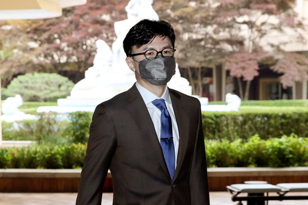 한동훈 검사장이 10일 오후 경기 정부과천청사 지하대강당에서 열린 검찰 고위간부 보직 변경 신고식에 참석하고 있다. 2021.06.10 / 사진=[뉴시스]