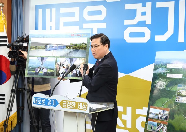 지난 2019년 3월 6일 당시 유동규 경기관광공사 사장이 경기도청 구관 2층 브리핑룸에서 '임진각~판문점 간 평화 모노레일 설치 추진 계획'에 대해 브리핑을 하고 있다.2021.10.05 / 사진=[경기도 제공]