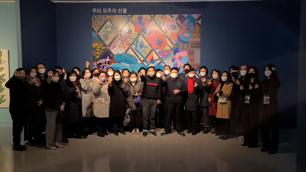 지난 21일 열린 '레벤북스의 날' 행사에서 참가자들이 기념촬영을 하고 있다. (사진=정경호 기자) 