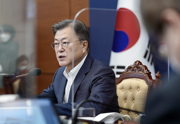 문재인 대통령이 21일 청와대 여민관에서 열린 수석보좌관회의에서 발언하고 있다. 2022.02.21 / 사진=[뉴시스