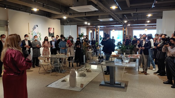 루마니아 영사관 소속 Claudia  상무관 주최..인사아트프라자 르프랑루프탑