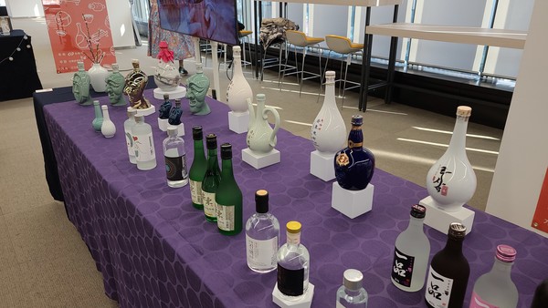 전시된 안동의 전통 소주들 (사진 = 정경호 기자)