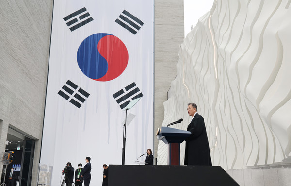 문재인 대통령이 1일 서울 서대문구 국립 대한민국임시정부 기념관에서 열린 제103주년 3.1절 기념식에서 기념사를 하고 있다. 2022.03.01 / 사진=[뉴시스]