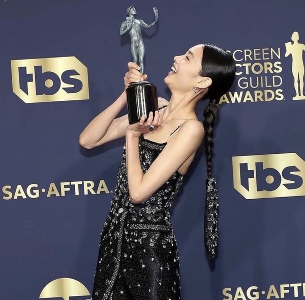 배우 정호연  (사진=제니 조 인스타그램 캡처)