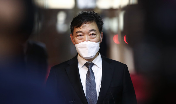 김오수 검찰총장이 21일 국회 의장실에서 박병석 의장을 예방해 더불어민주당의 '검수완박'(검찰 수사권 완전 박탈)과 관련한 면담을 마친 뒤 입장을 밝히고 있다.2022.04.21 / 사진=[공동취재사진]