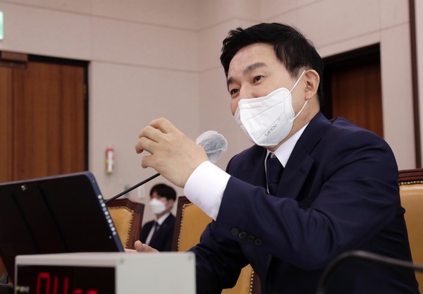 원희룡 국토교통부 장관 후보자가 2일 오후 국회 국토교통위원회 회의실에서 열린 인사청문회에서 답변하고 있다.2022.05.02 / 사진=[공동취재사진]