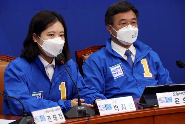 박지현 더불어민주당 상임선대위원장(공동비대위원장)이 25일 국회에서 열린 더불어민주당 국정균형과 민생안정을 위한 선대위 합동회의에서 발언을 하고 있다.2022.05.25 / 사진=[공동취재사진]