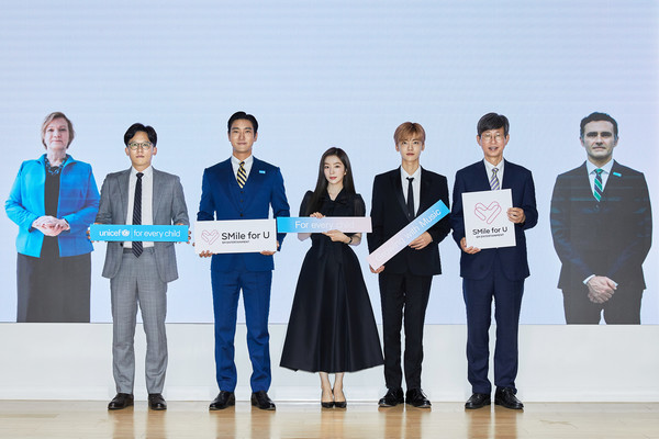 왼쪽부터 라나 플라워 유니세프 베트남사무소 대표, 이성수 SM엔터테인먼트 대표, 최시원 유니세프 동아시아태평양지역 친선대사, 레드벨벳 아이린, NCT 재민, 이기철 유니세프한국위원회 사무총장, 베자드 노바리 유니세프 필리핀사무소 부대표(사진제공=유니세프한국위원회)
