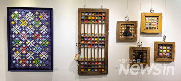 우측이 귀주머니 작품이다