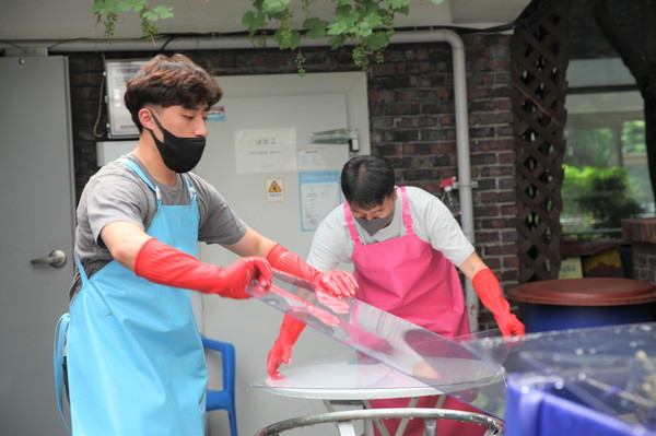 사진 = 맘스터치 제공