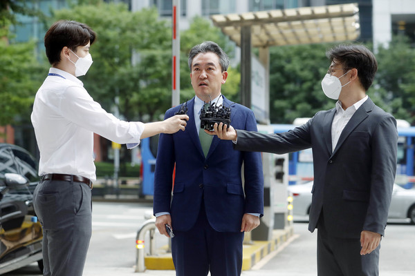 윤희근 경찰청장 내정자가 5일 서울 서대문구 국가경찰위원회에서 열린 차기 경찰청장 임명제청동의안 심의위원회에 출석하며 소감을 말하고 있다. 2022.07.05 / 사진=[뉴시스]