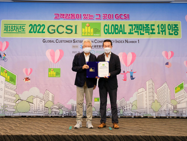  티웨이항공이 글로벌경영협회가 주관하는 2022 글로벌고객만족도 조사에서 LCC 부문 8년 연속 1위에 선정됐다 (사진 = 티웨이항공 제공)