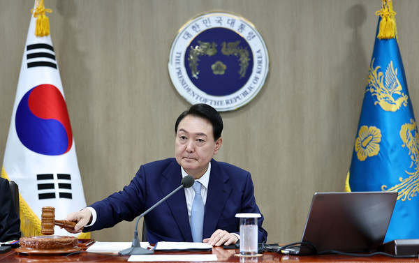윤석열 대통령이 5일 서울 용산 대통령실 청사에서 국무회의를 주재하고 있다.2022.07.05 / 사진=[대통령실 제공]