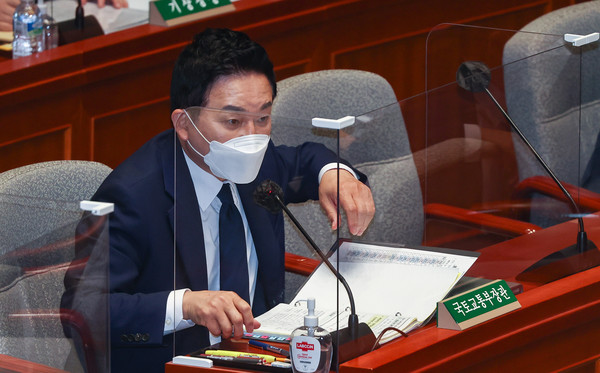 원희룡 국토교통부 장관이 2일 서울 여의도 국회에서 열린 예산결산특별위원회 전체회의에 출석해 의원 질의에 답하고 있다.2022.09.02 / 사진=[공동취재사진]