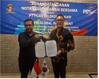 PT PGN COM Laras Setyo Wibowo 회장(왼쪽) 과 Pasifik Group Daniel Koo 회장(오쪽). (사진=PASIFIK GROUP 제공)