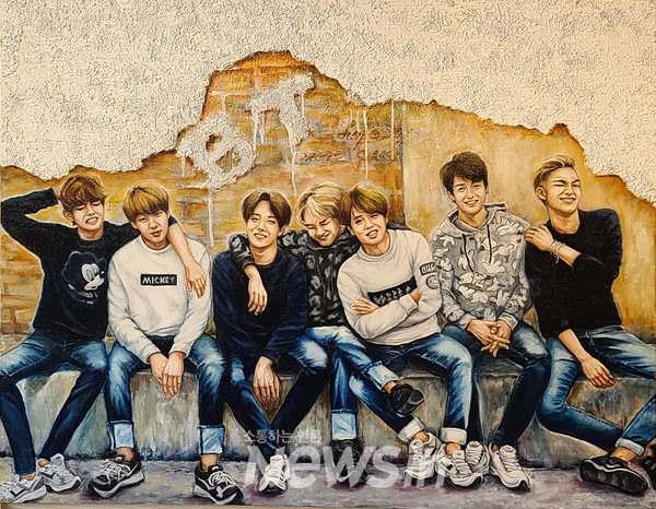 ▲전시 중인 BTS 그림 (사진=정경호 기자)