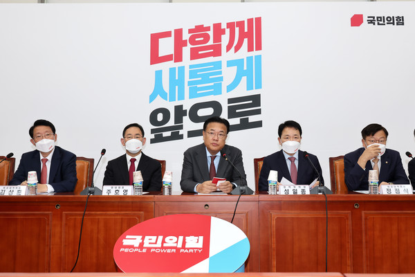 정진석 국민의힘 비상대책위원장이 6일 서울 여의도 국회에서 열린 비상대책위원회의에서 발언을 하고 있다.2022.10.06 / 사진=[공동취재사진]