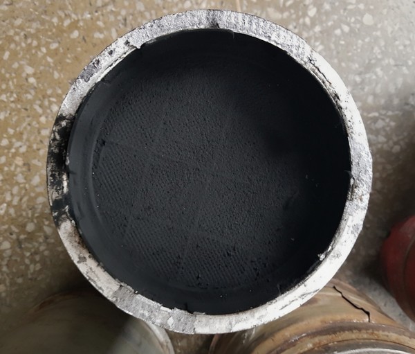 사진설명) 매연과 오일로 위험 포화상태